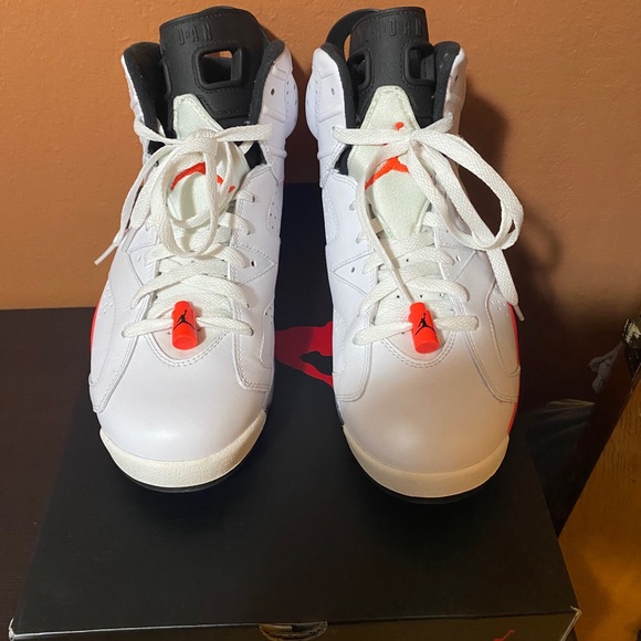 Air Jordan Retro (2014) white/black/infrared 23